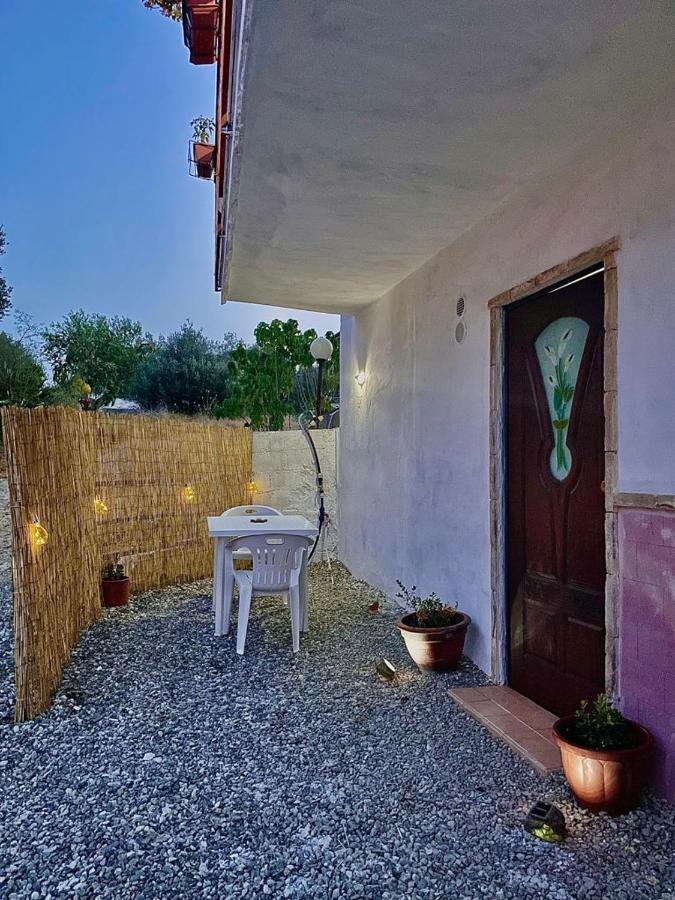 Monolocale Deluxe A 2,7 Km Dal Mare Per 2 Persone Appartement Siderno Buitenkant foto
