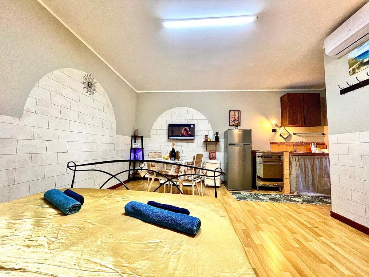 Monolocale Deluxe A 2,7 Km Dal Mare Per 2 Persone Appartement Siderno Buitenkant foto