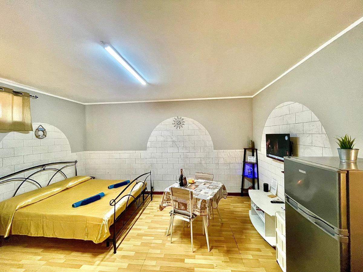 Monolocale Deluxe A 2,7 Km Dal Mare Per 2 Persone Appartement Siderno Buitenkant foto